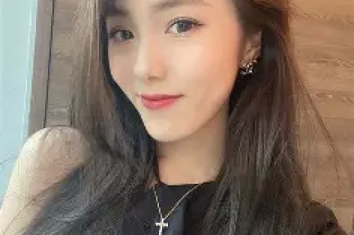 原来她早已结婚丈夫是国家一级演员如今定居上海被家人宠成宝