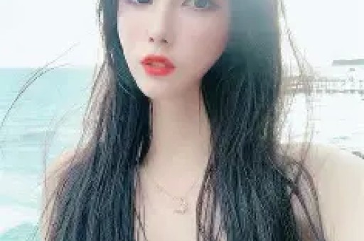 内娱女演员深夜溜进KTV陪酒姿态放低到尘埃